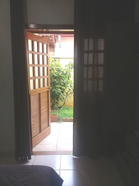 Imagem 12 da galeria do anúncio: Quarto com banheiro individual