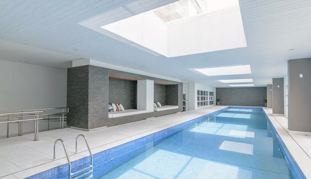 Imagem 5 da galeria do anúncio: Alugo Quartos Mobiliados /Pisinas/Sauna/Spa