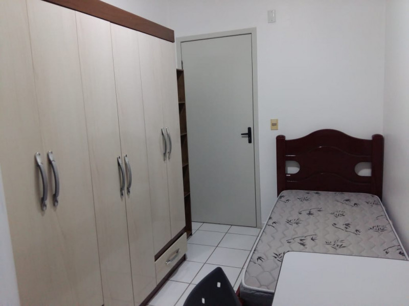 Imagem 11 da galeria do anúncio: Quarto para Homens