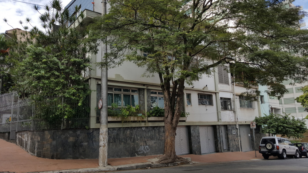 Imagem 14 da galeria do anúncio: Alugo ótimos quarto p/ moças, piscina, Lavanderia,mobiliado,