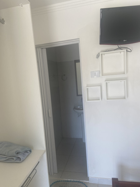 Imagem 12 da galeria do anúncio: Alugo Suite e Quarto Simples no P. Industrial em SJ Campos