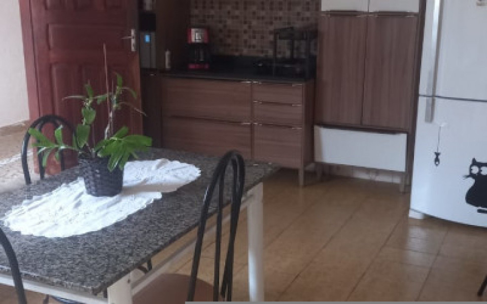 Imagem 1 da galeria do anúncio: Aluguel de quarto mobiliado com Guarda Roupas Embutido