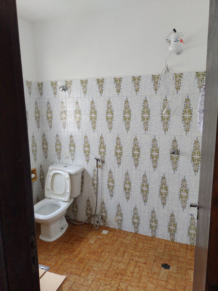 Imagem 3 da galeria do anúncio: Quarto amplo em casa bem localizada