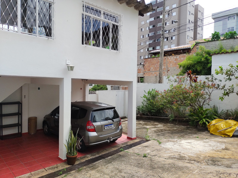 Imagem 6 da galeria do anúncio: Quarto amplo em casa bem localizada