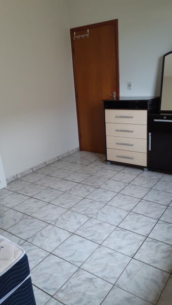 Imagem 8 da galeria do anúncio: Quarto mobiliado prox. a UNIGRAN