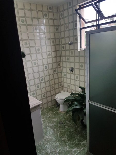 Imagem 9 da galeria do anúncio: Alugo quarto mobiliado! Excelente localização.