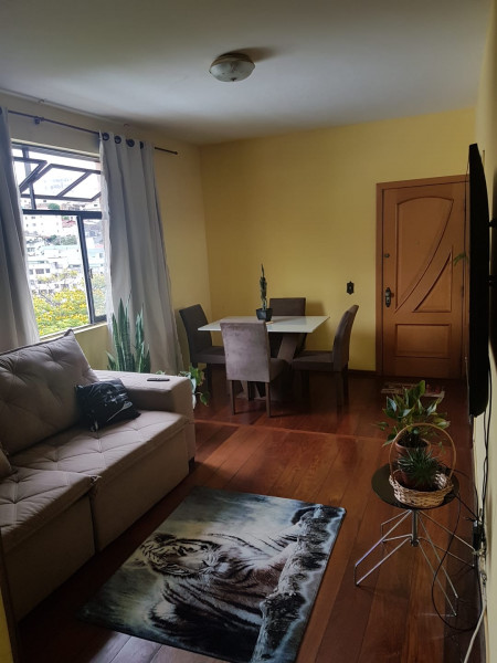 Imagem 1 da galeria do anúncio: Alugo quarto mobiliado! Excelente localização.