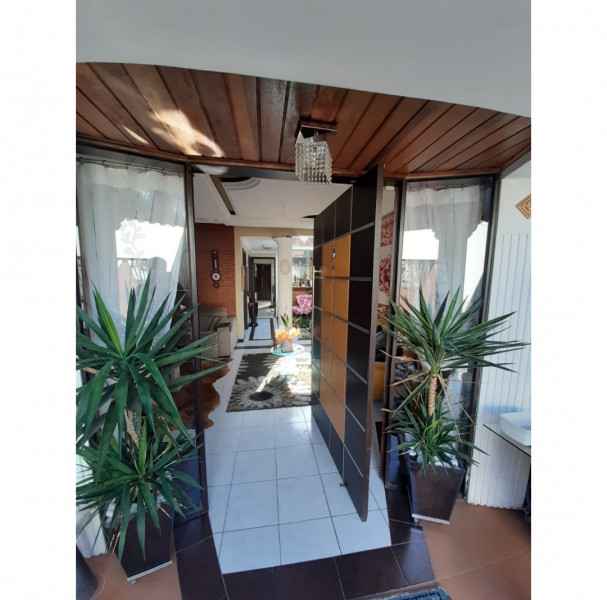 Imagem 3 da galeria do anúncio: Suíte em casarão com piscina próxima ao metrô