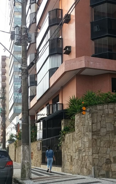 Imagem 5 da galeria do anúncio: Quarto suite indiv. Frente Praia Guilhermina 13 99707 0524