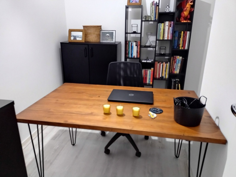 Imagem 18 da galeria do anúncio: Quarto decorado, novíssimo, com tv, ar, móvei, banheiro exc.