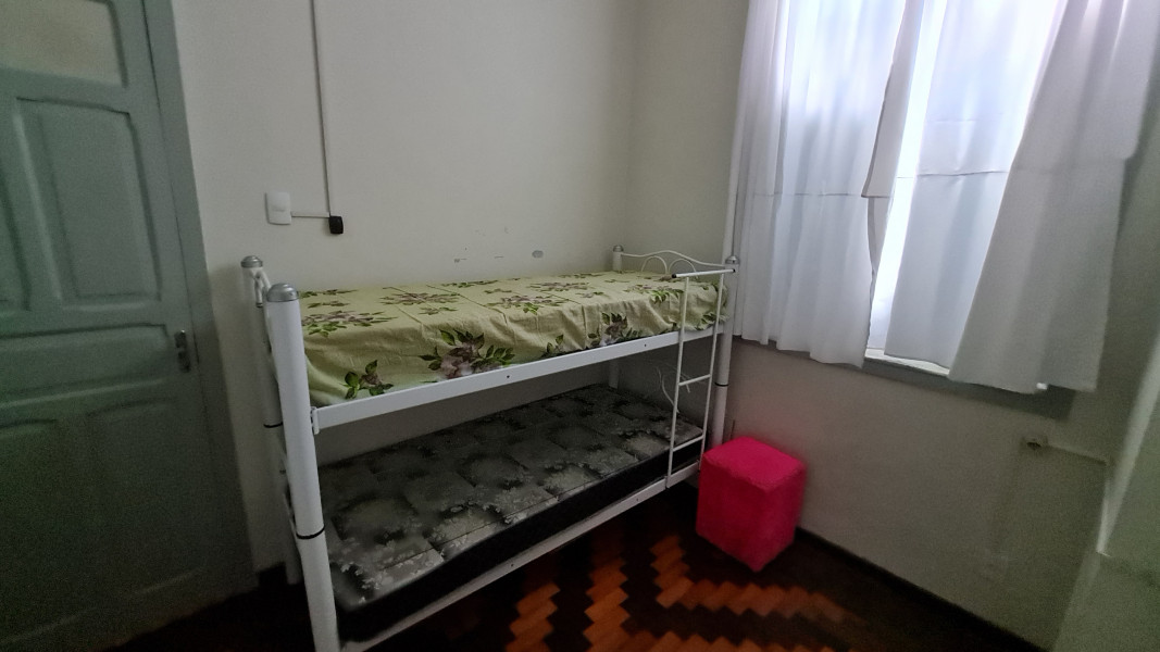 Imagem 17 da galeria do anúncio: República das Charmosas - rep. Fem em frente à UERJ Maracanã