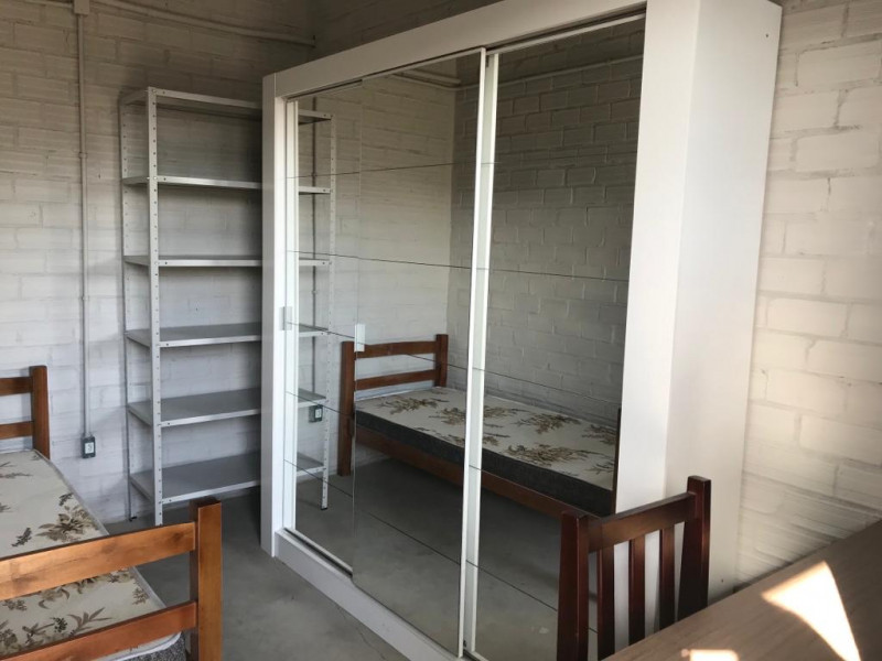 Imagem 5 da galeria do anúncio: ALUGUEL QUARTOS INDIVIDUAIS - 4 Distrito