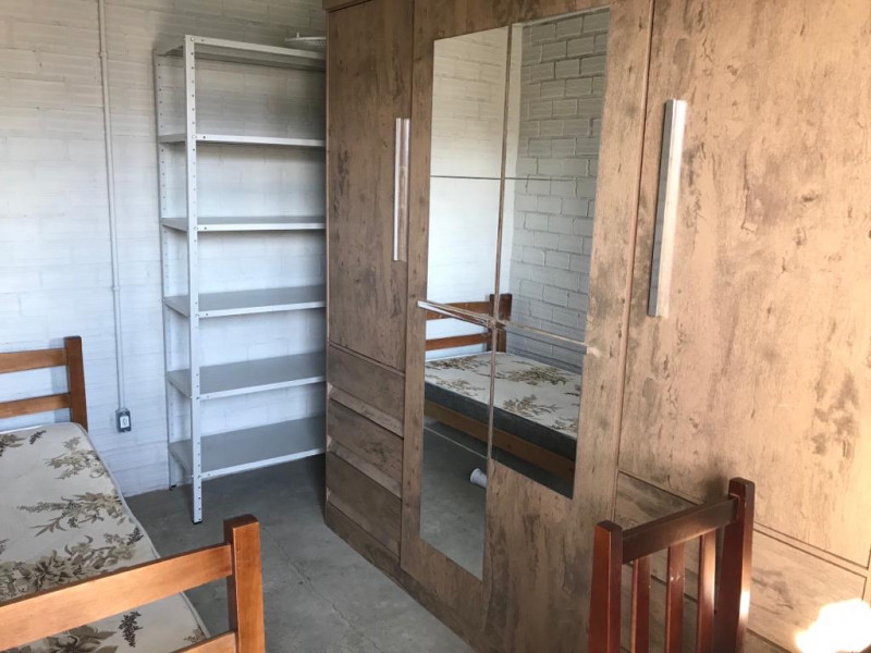 Imagem 3 da galeria do anúncio: ALUGUEL QUARTOS INDIVIDUAIS - 4 Distrito