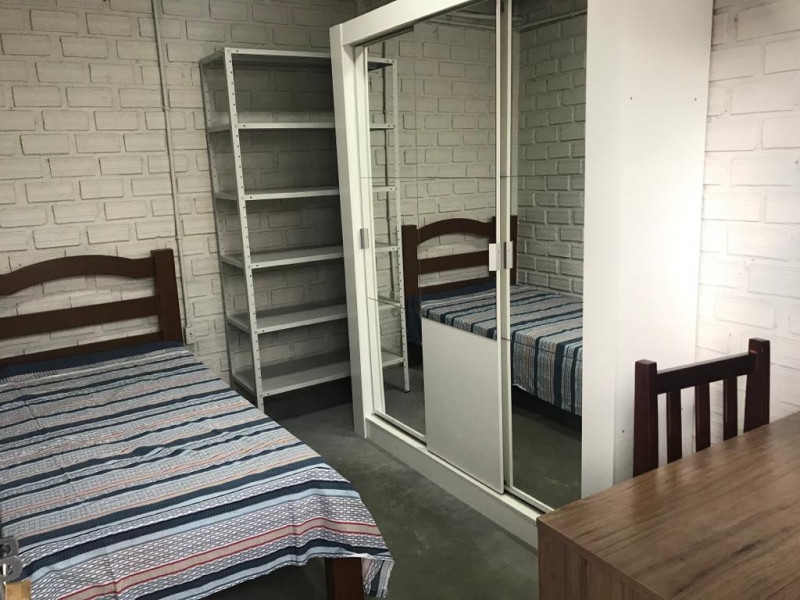 Imagem 6 da galeria do anúncio: ALUGUEL QUARTOS INDIVIDUAIS - 4 Distrito