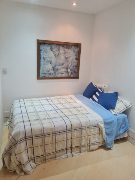Imagem 1 da galeria do anúncio: Alugo quarto no ponto mais nobre da Barra da Tijuca