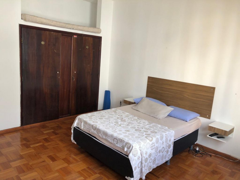 Imagem 1 da galeria do anúncio: Quarto em casa ampla (apenas roommate femininas).