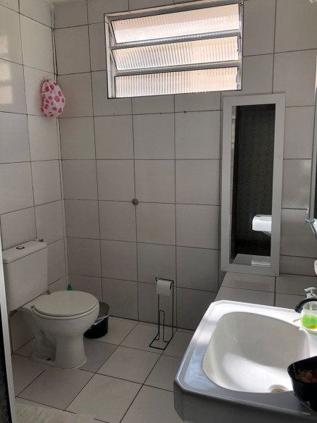 Imagem 4 da galeria do anúncio: Quarto em casa ampla (apenas roommate femininas).