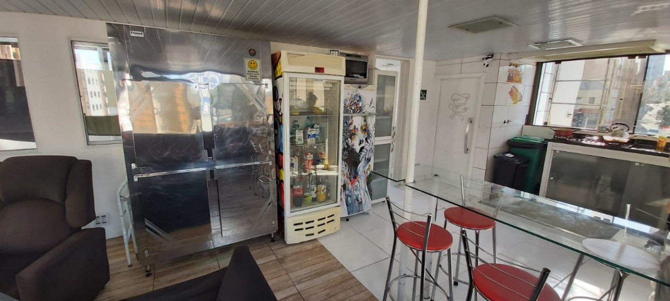 Imagem 8 da galeria do anúncio: Alugo Quarto Individual - Centro - em Área de Seg