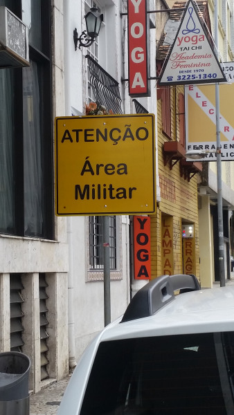 Imagem 13 da galeria do anúncio: Alugo Quarto Individual - Centro - em Área de Seg