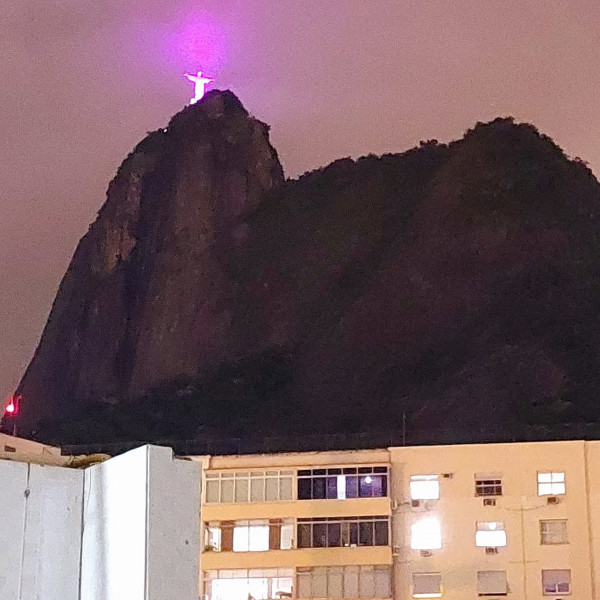 Imagem 1 da galeria do anúncio: Imperdível casa no coração do humaitá.(leia a desrição