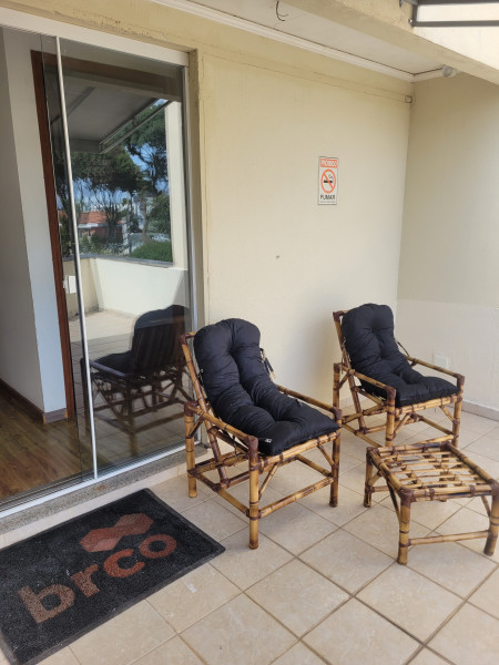 Imagem 1 da galeria do anúncio: Quarto mobiliado Bigorrilho Solteiro ou Casal  estacionament