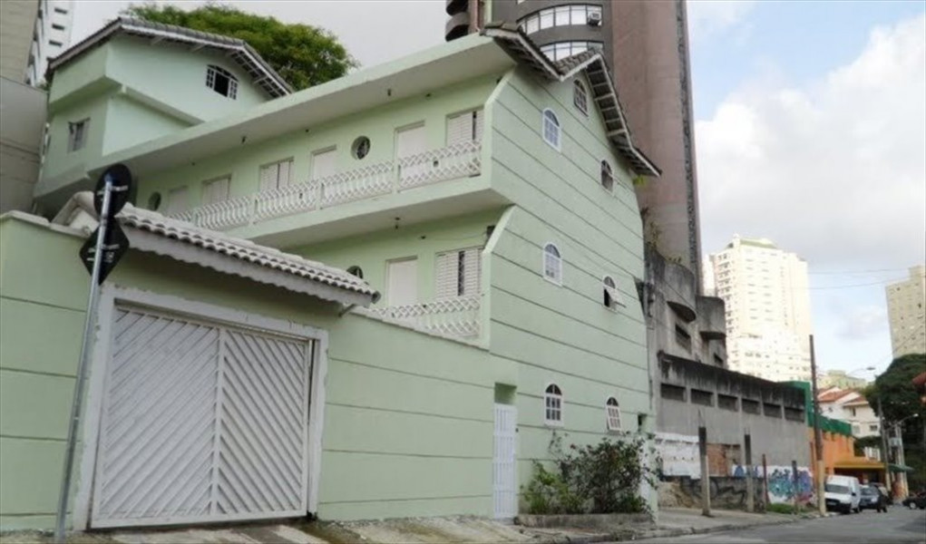 Imagem 1 da galeria do anúncio: Alugo Suítes e Kitnets