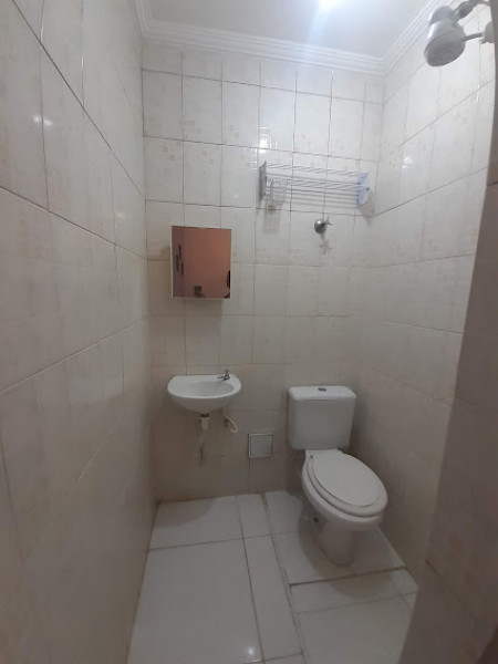 Imagem 14 da galeria do anúncio: Alugo Suítes e Kitnets