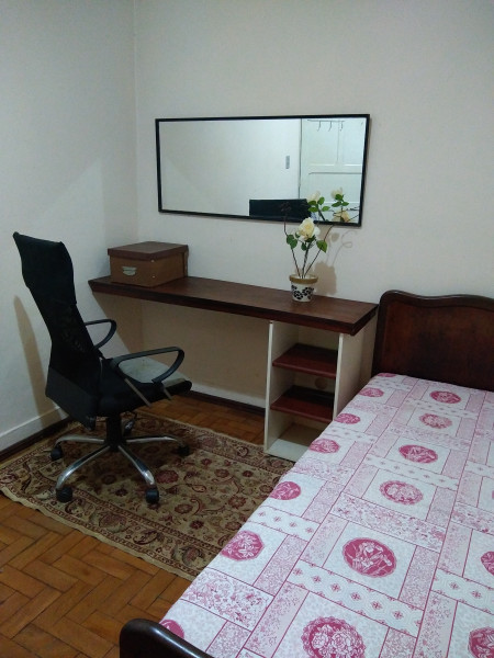 Imagem 1 da galeria do anúncio: Quarto para moças em casa de família