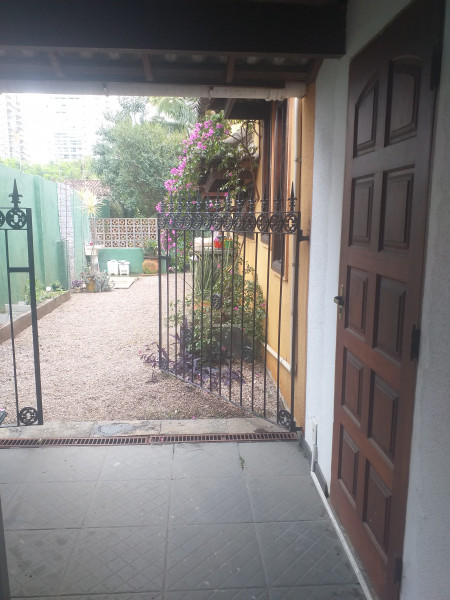 Imagem 6 da galeria do anúncio: Alugo mini SUITE rustica novinha em Casarão do Shopping