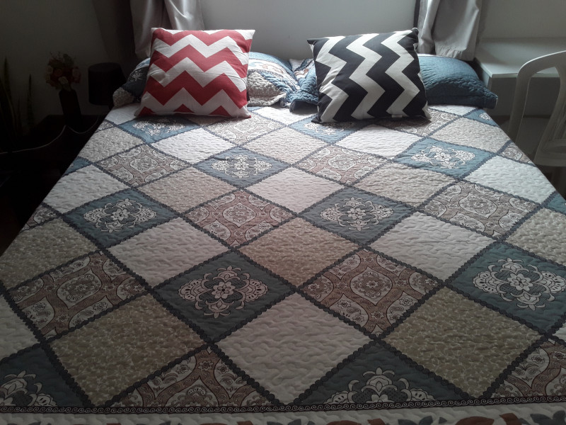 Imagem 2 da galeria do anúncio: Quarto no Papicu, prox. Riomar e HGF