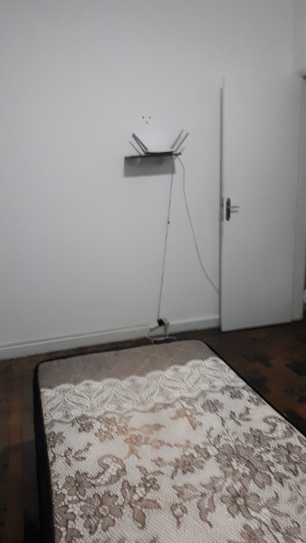 Imagem 15 da galeria do anúncio: Alugo um quarto em minha residência de preferência estudante