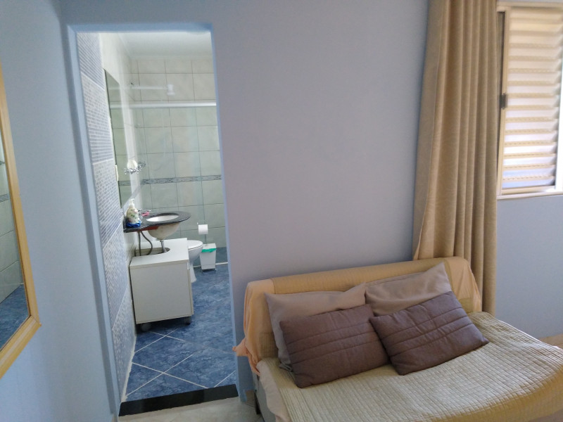 Imagem 6 da galeria do anúncio: Quarto Suíte FEMININO Tatuapé