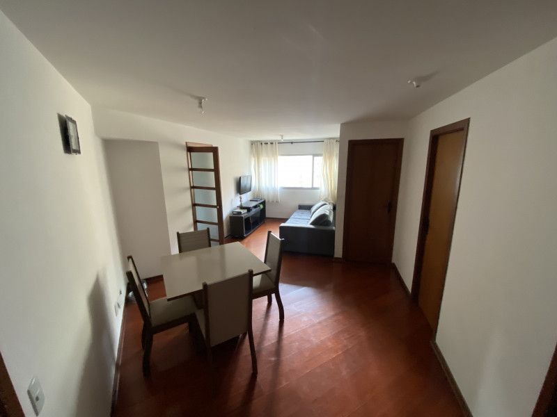 Imagem 1 da galeria do anúncio: Quarto Imobiliado Bigorrilho/ Mercês