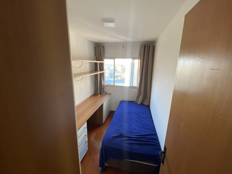 Imagem 5 da galeria do anúncio: Quarto Imobiliado Bigorrilho/ Mercês