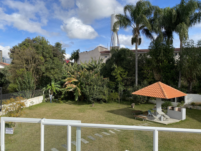 Imagem 1 da galeria do anúncio: Quarto proximo Parque BARIGUI/BRF E POSITIVO