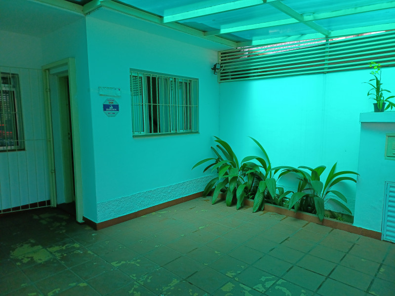 Imagem 5 da galeria do anúncio: Quarto individual c/ ventilador, frigobar e mobiliado.