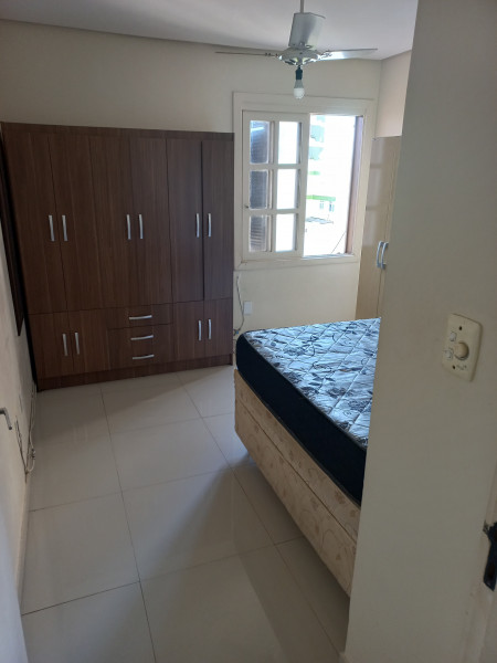 Imagem 4 da galeria do anúncio: Quarto 100m  Shoppings, Hospitais e Comercio da Assis