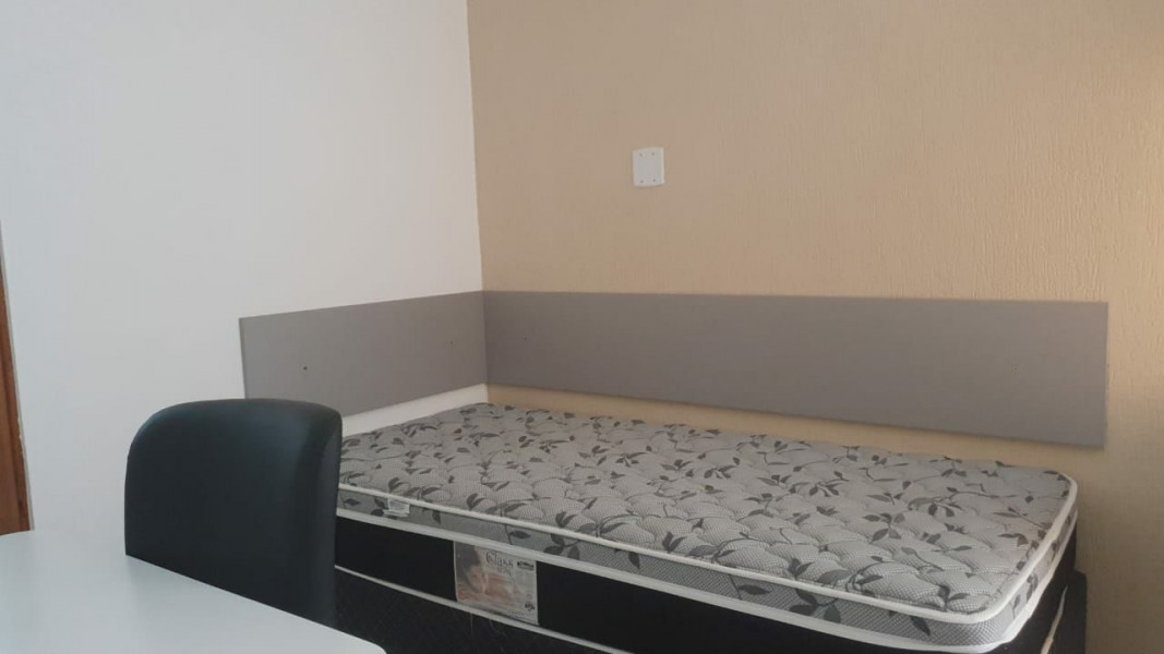 Imagem 6 da galeria do anúncio: Quarto Mobiliado com Cozinha Individual