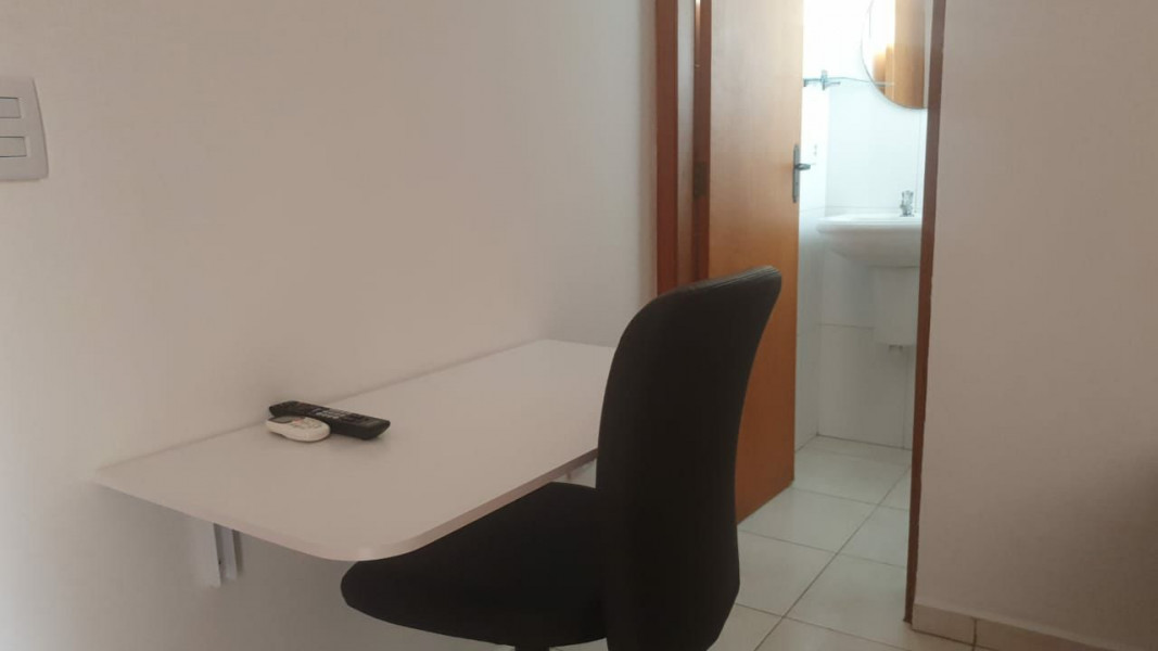 Imagem 5 da galeria do anúncio: Quarto Mobiliado com Cozinha Individual