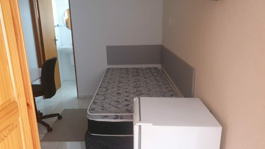 Imagem 7 da galeria do anúncio: Quarto Mobiliado com Cozinha Individual