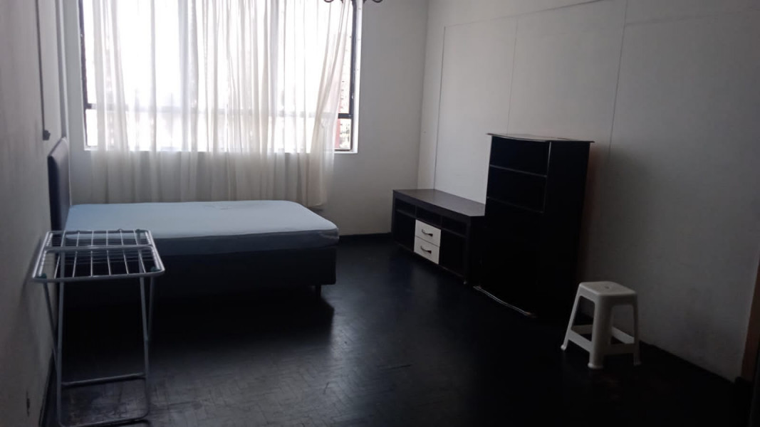 Imagem 1 da galeria do anúncio: Quarto mobiliado gigante para moças