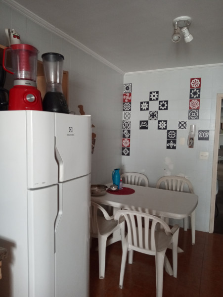 Imagem 4 da galeria do anúncio: Quarto mobiliado em Local Nobre