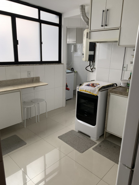 Imagem 6 da galeria do anúncio: Quarto mobiliado com banheiro exclusivo