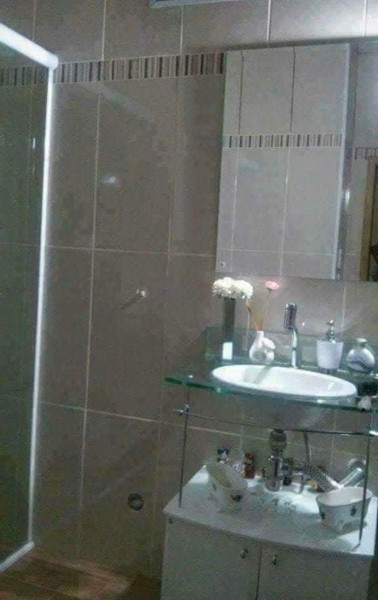 Imagem 3 da galeria do anúncio: Lindo quarto com banheiro na Liberdade.