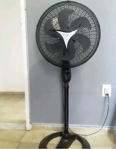 Imagem 3 da galeria do anúncio: Quarto c/varanda no Papicu, prox ao Riomar e HGF