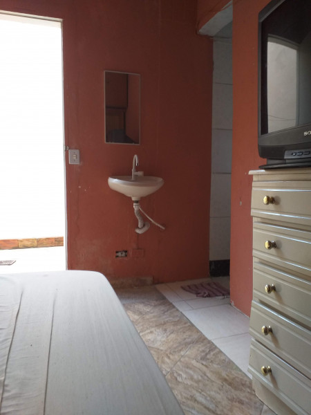 Imagem 1 da galeria do anúncio: QUARTOS INDIVIDUAIS PARA SENHORES  SEM VÍCIOS