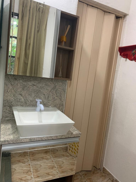 Imagem 12 da galeria do anúncio: Linda suíte com cozinha para rapaz (recém reformada!)