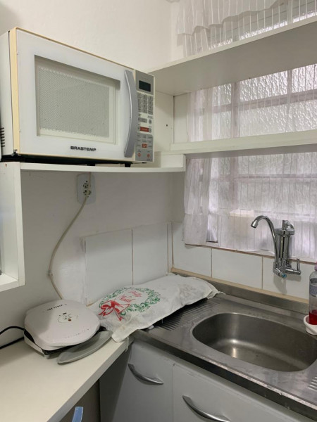 Imagem 9 da galeria do anúncio: Linda suíte com cozinha para rapaz (recém reformada!)