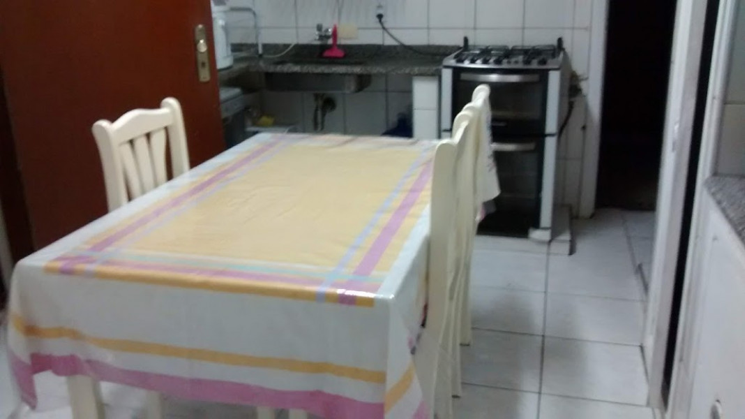 Imagem 8 da galeria do anúncio: Alugo quarto no Centro para Moças