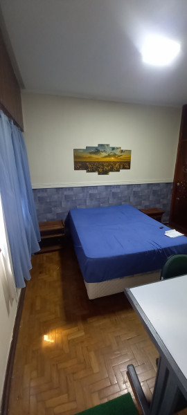 Imagem 2 da galeria do anúncio: Alugo quarto no Centro para Moças